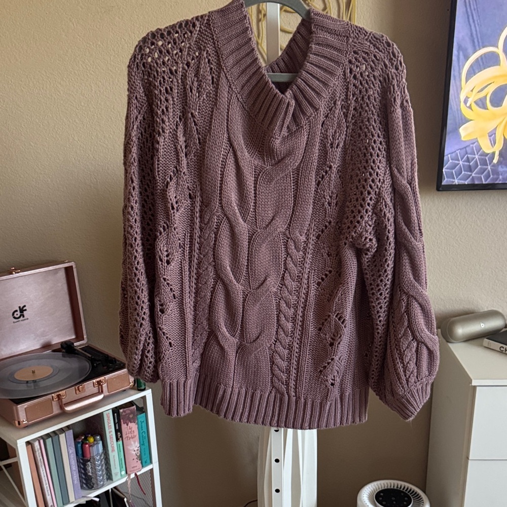 Chunky Knit Cable Sweater - Purple